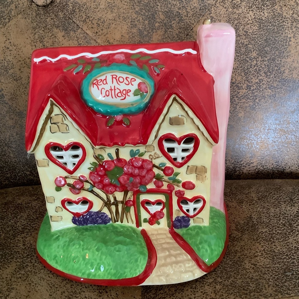 🌹NEW Blue Sky Clayworks “Red Rose Cottage” Tea Light Candle Holder House